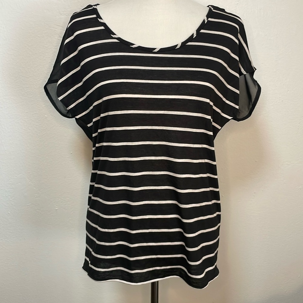 NWOT Women’s Black and White Stripe Top Size Large